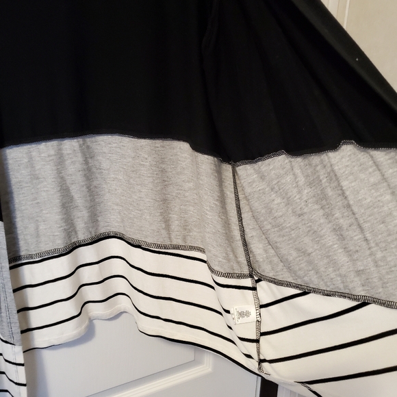 Truself Cardigan Sweater-Black/White/Grey (Size M) - Picture 9 of 15